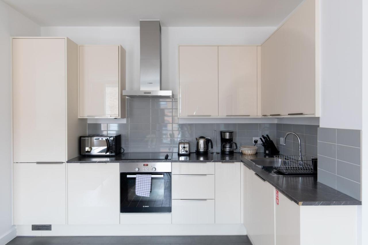 London City Apartments - Luxury And Spacious Apartment With Balcony Kültér fotó